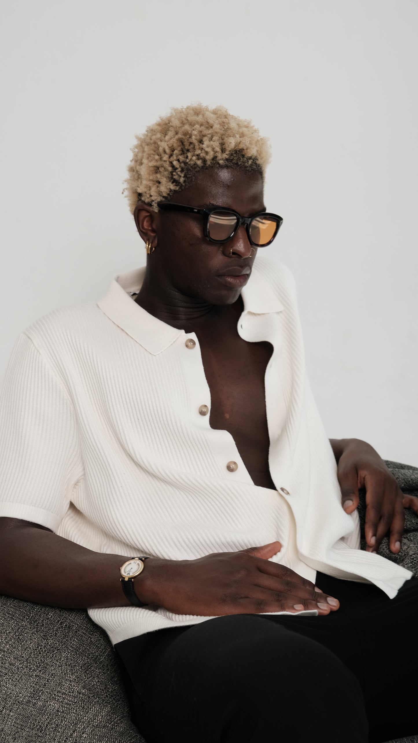 a person wearing Bardovano sunglasses, showcasing the sleek design and modern style.